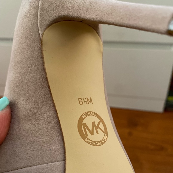 NWT Authentic Michael Kors stilettos - Picture 8 of 8